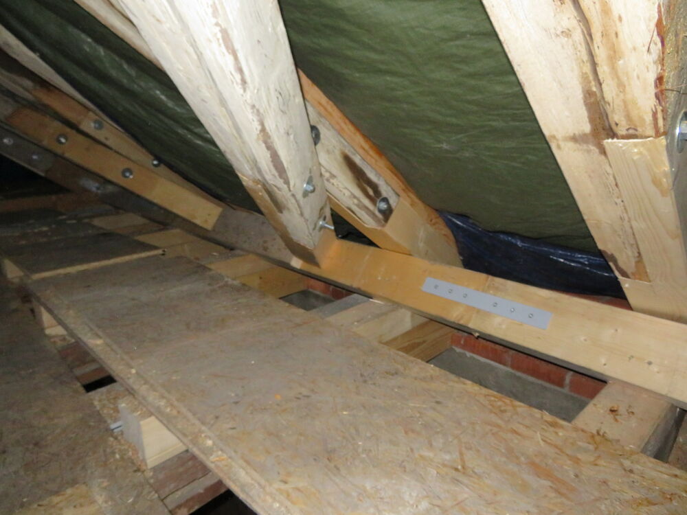 Sanierung liegender Dachstuhl mit Streben auf Fünfkantschwelle…
